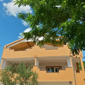4m Apartament Gornji Karin